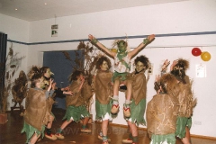 1999 (43)