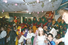 2002 (04)